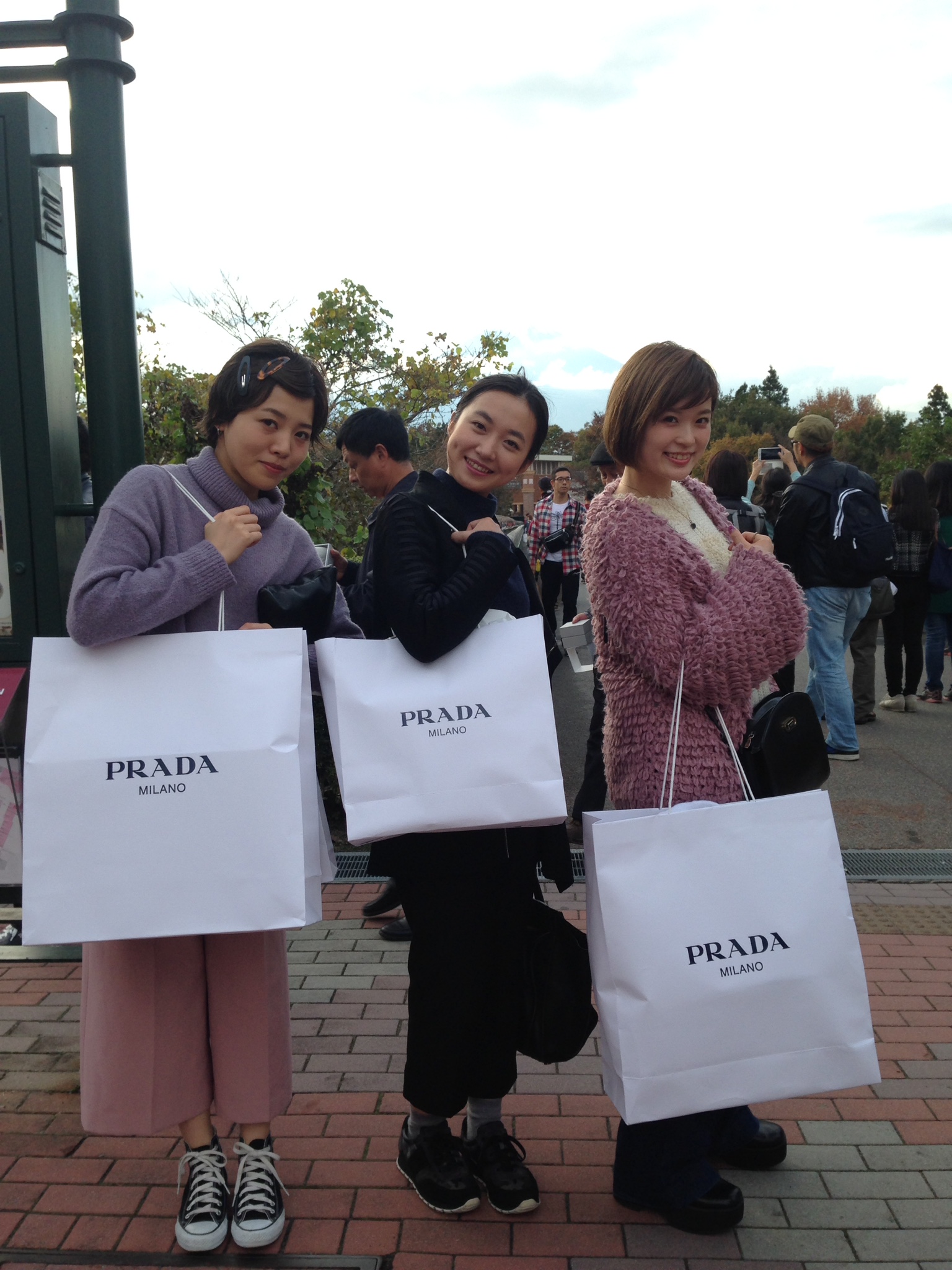 Lomaliaスタッフの休日 御殿場プレミアムアウトレットに行ってきた Prada Minimum Lomalia ロマリア 乾かすだけでキマる髪になれる美容室 美容院 表参道 原宿 明治神宮前